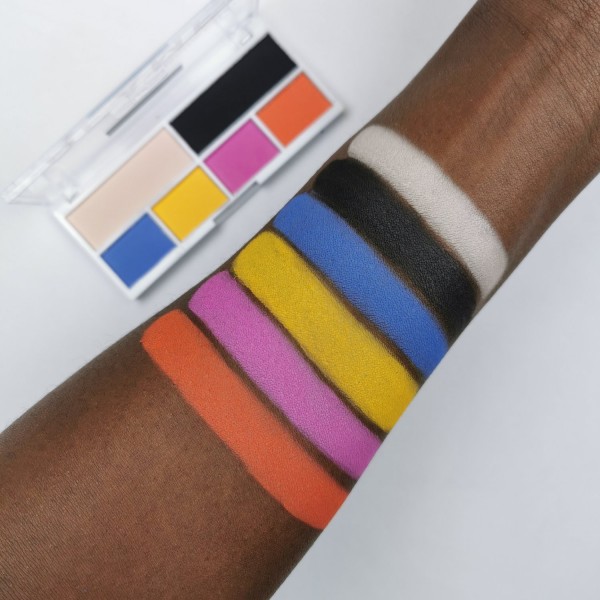 Relove by Revolution Colour Play Dreamer Eyeshadow Palette Relove by Revolution Colour Play Dreamer Eyeshadow Palette